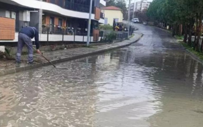 Aydın’da duvarı yıkılan termal otel su altında kaldı, yüzlerce turist tahliye edildi