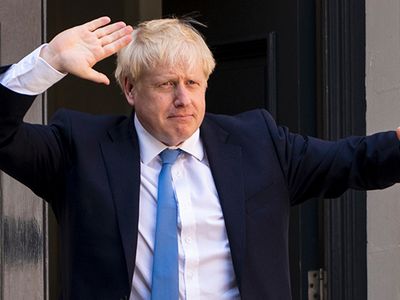 İngiltere Başbakanı Johnson tatile gitmeyi yasadışı ilan etti
