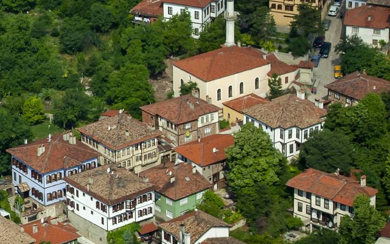 Erdoğan Gümüş 4 mevsimin güzeli Safranbolu'yu yazdı