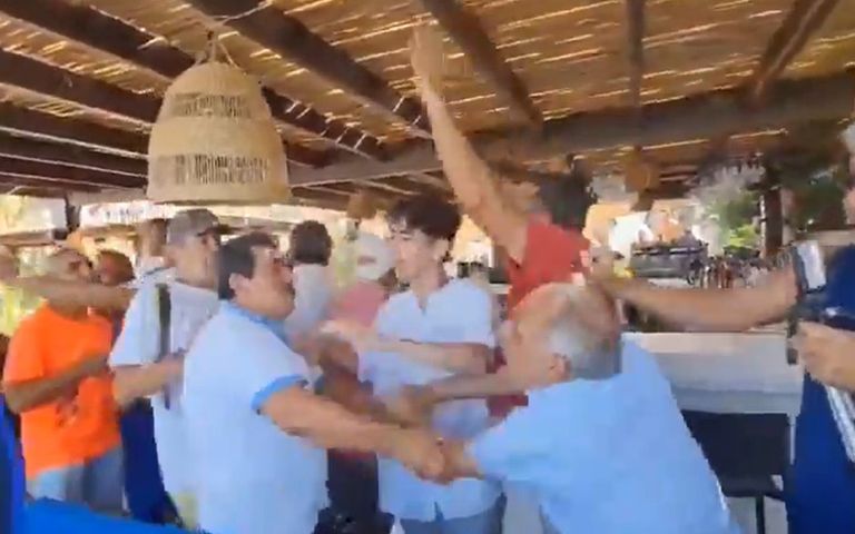 Otel yetkililerinden kıyı işgalini protesto eden eylemcilere saldırı
