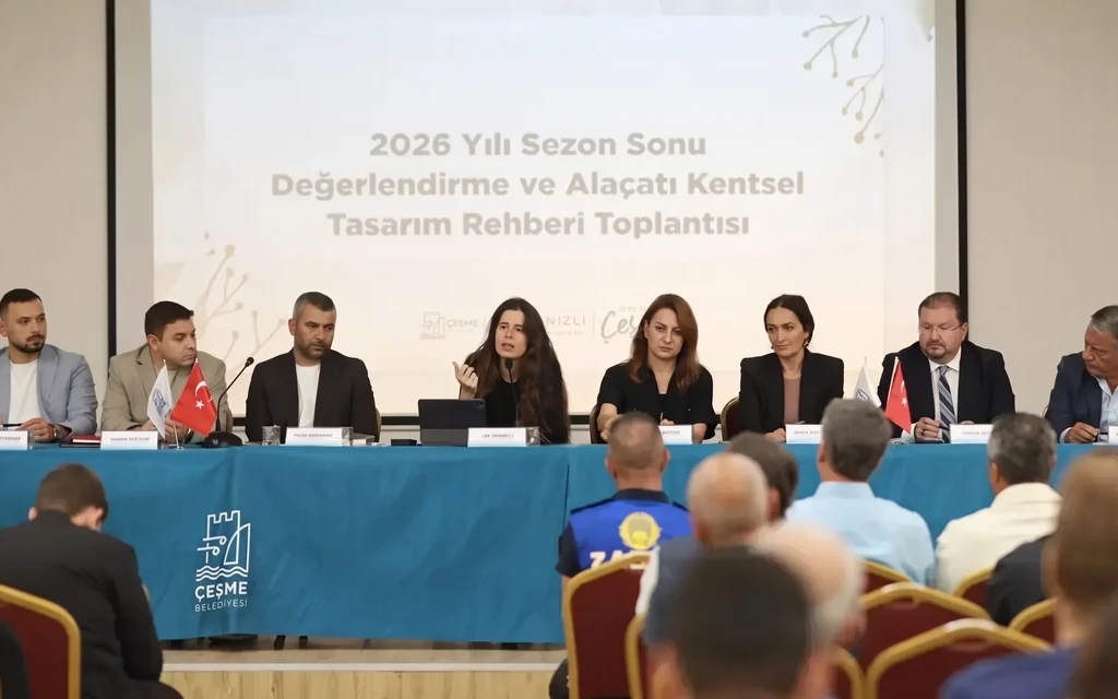 Çeşme'de turizm zirvesi! Belediye ve sektör temsilcileri buluştu