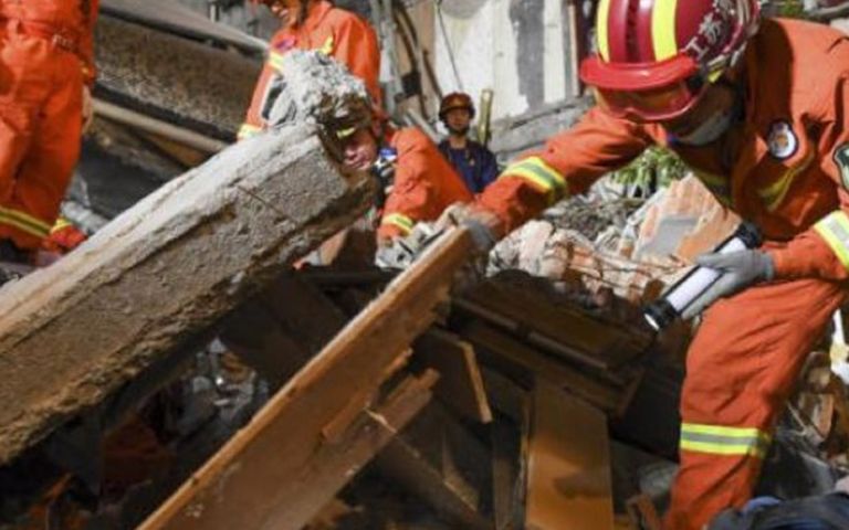 Çin’de otel çöktü: 8 kişi öldü, 9 kişi enkaz altında