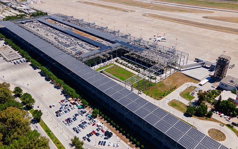 Dalaman Havalimanı elektriğini güneş enerjisinden sağlamaya başladı