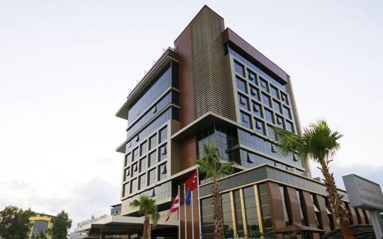 Antalya’daki 160 odalı otel 77 milyon liraya icradan satışa çıkarıldı