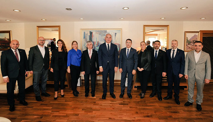 Ersoy, TÜRSAB seçimleri öncesinde muhalefet adaylarıyla görüştü