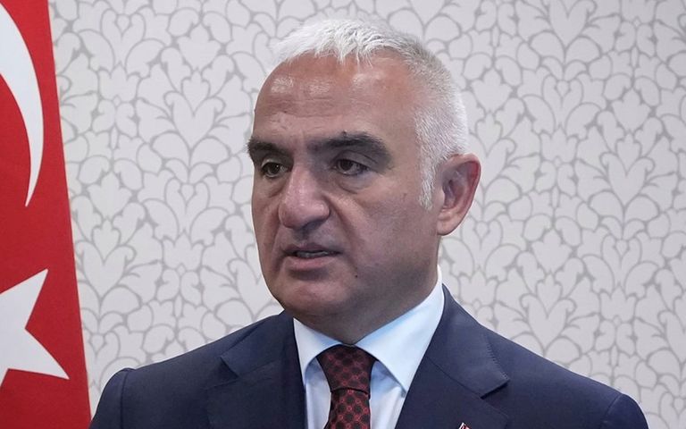 Bakan Ersoy’dan yeni Turist Rehberliği Kanunu açıklaması