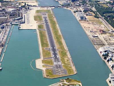 Londra Havalimanı uçuşlara kapatıldı