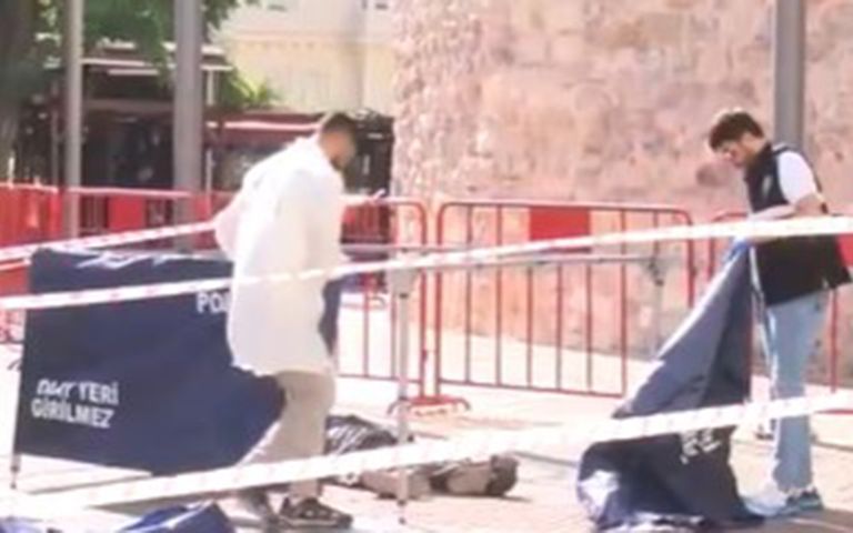 Galata Kulesi’nden düşen genç hayatını kaybetti