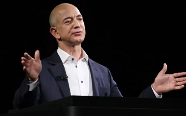 Jeff Bezos servetini bağışlayacağını duyurdu
