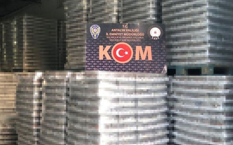 3,5 milyon kaçak içkiyi otellere satacaklardı