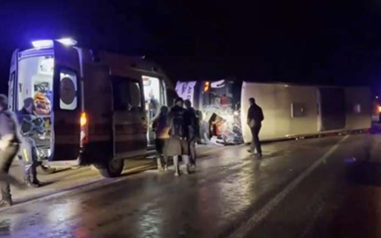 Kastamonu’da yolcu otobüsü devrildi, 30 yaralı