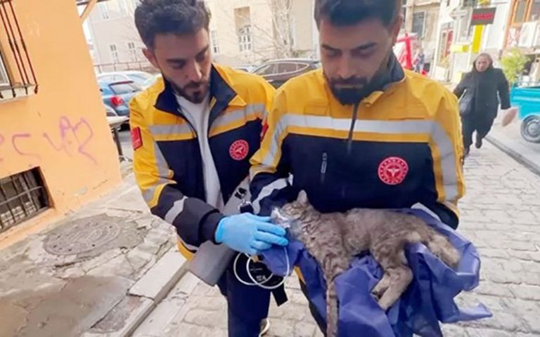 Beyoğlu’ndaki otelde yangın paniği