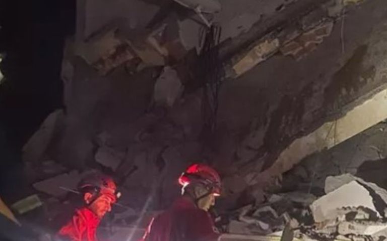 Antalya’da otel lojmanı çöktü