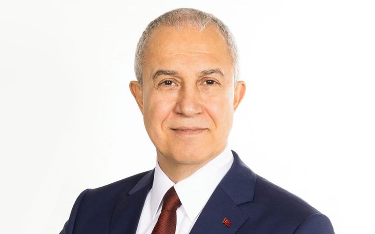 Otelci Osman Tarık Özçelik Alanya Belediye Başkanı oldu