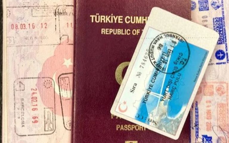 İlk beş ayda yurt dışı çıkış harç pulundan elde edilen gelir 3 milyar TL’ye dayandı