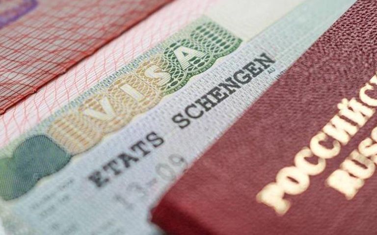 AB, Ruslara çok girişli Schengen vizesi uygulamasını durdurdu mu?
