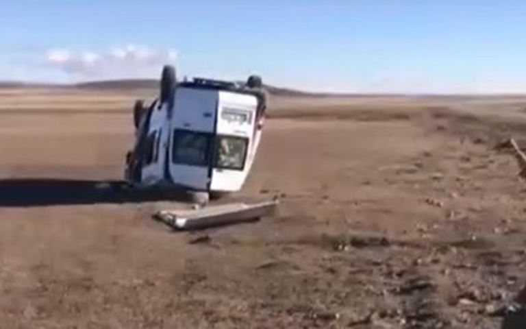 Öğrenci servisi devrildi: Ölü ve yaralılar var