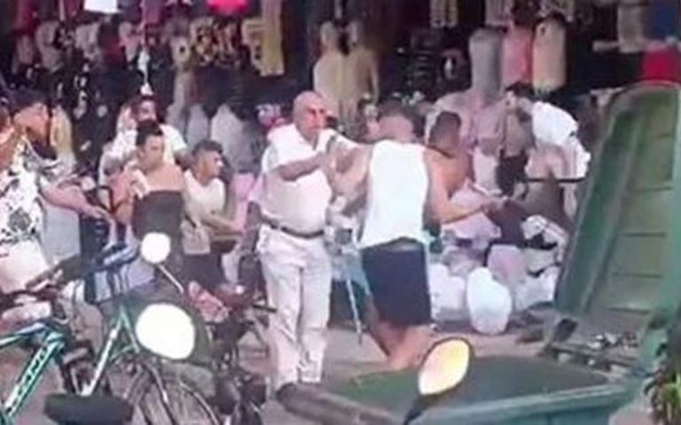 Antalya’da turistlerle esnaf arasında kavga