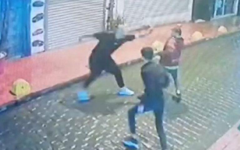 Beyoğlu’nda küfür eden turiste palalı saldırı