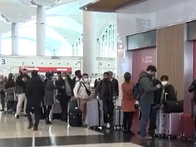 Ukraynalı yolcular İstanbul Havalimanında kaldı