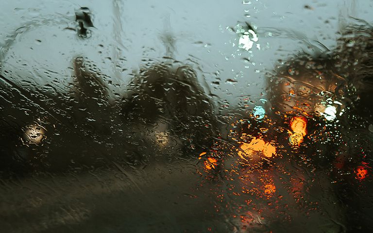 Meteorolojiden sağanak ve kuvvetli rüzgar uyarısı