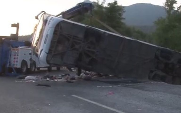 Denizli’de TIR yolcu otobüsüne çarptı, 6 ölü 43 yaralı